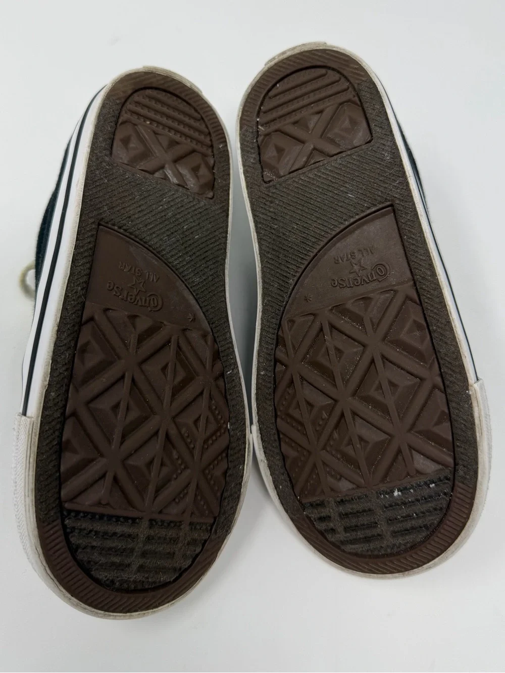 Converse Kids' Black Low Top Canvas Sneakers Sz.9
